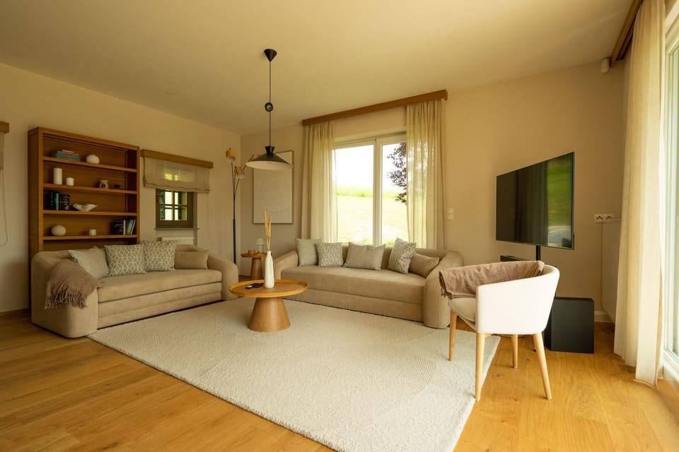 Living room, Seating area, Dining area