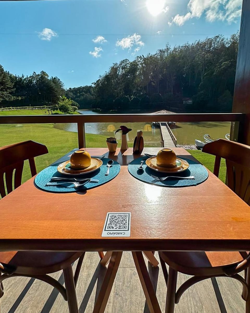 View (from property/room), Balcony/Terrace, Dining area