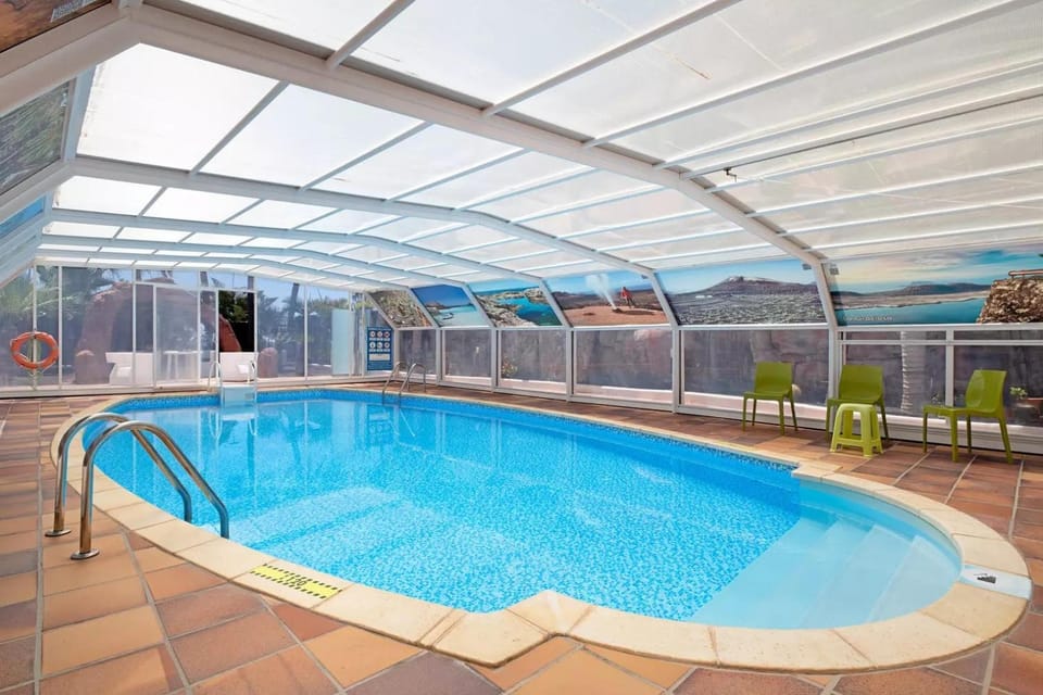 Lanzarote Villa The Olive - Pool Heated Villa in Playa Blanca