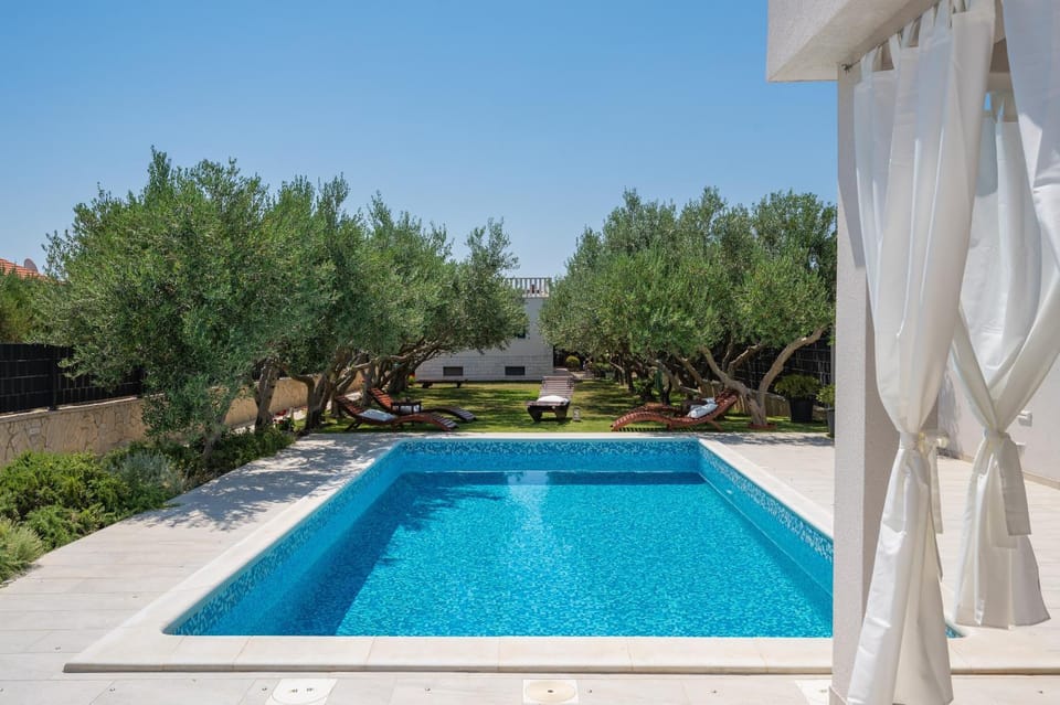 Day, Garden, Garden view, Pool view, Swimming pool, Swimming pool, sunbed