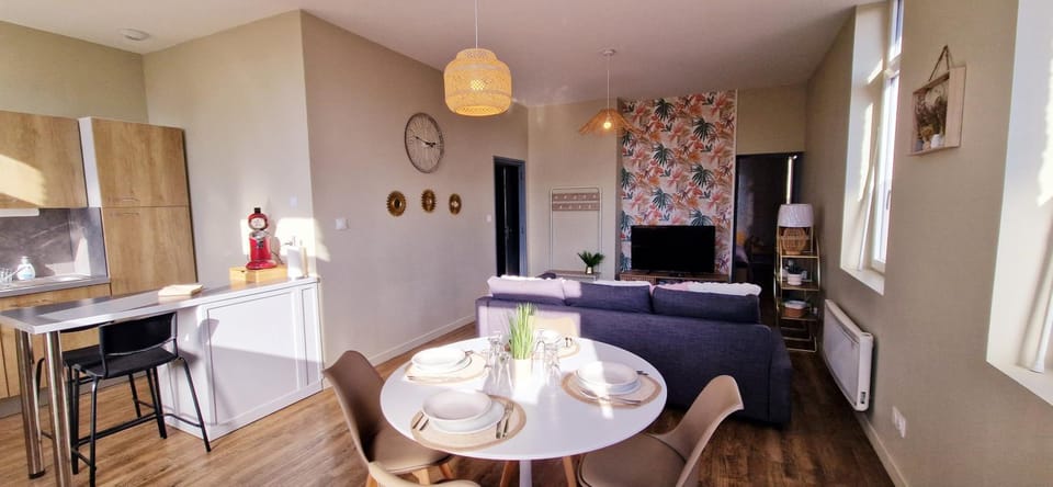 Living room, Dining area