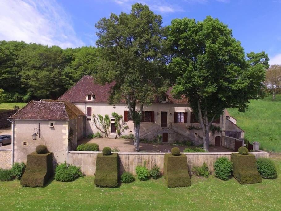 Property building, Spring, Natural landscape, Garden, Garden view