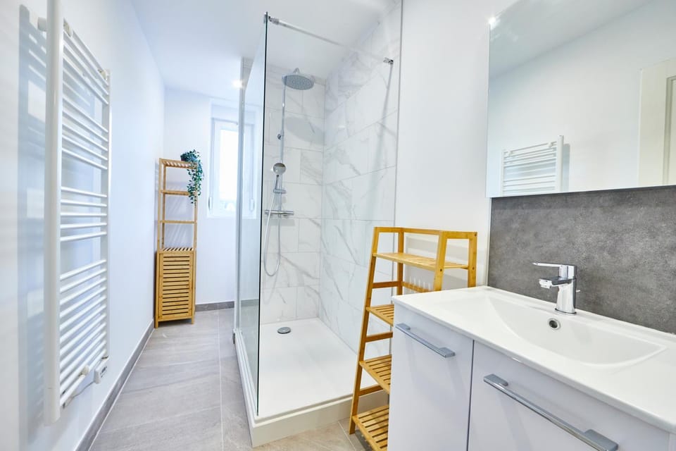 Shower, Bathroom