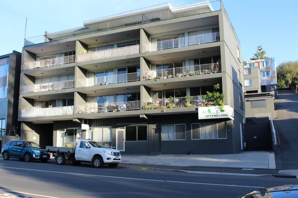 Studio 23 - City Pad with Free Parking Apartment in Launceston