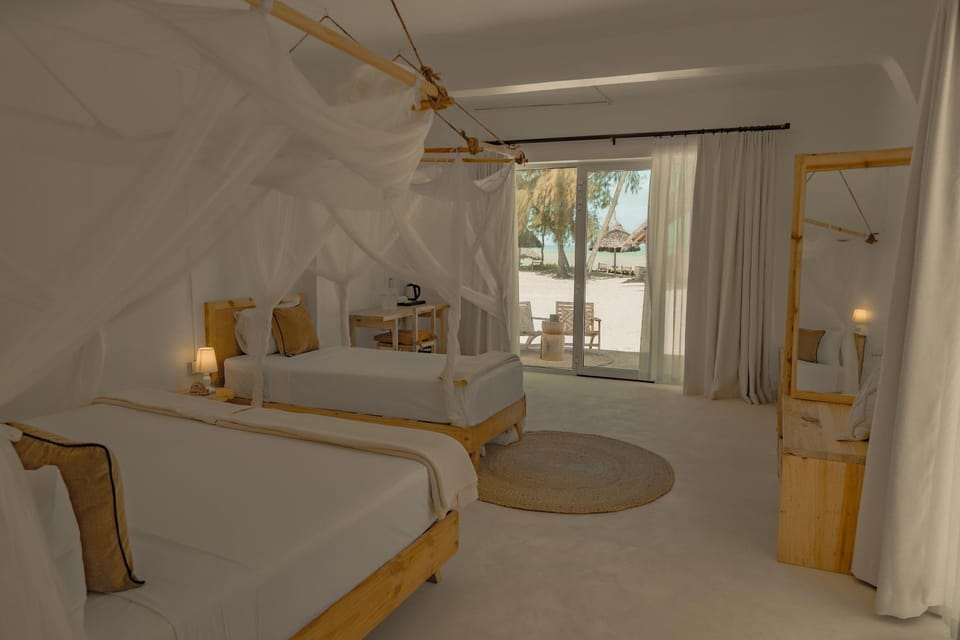 Bed, Coffee/tea facilities, Photo of the whole room, Bedroom, Sea view