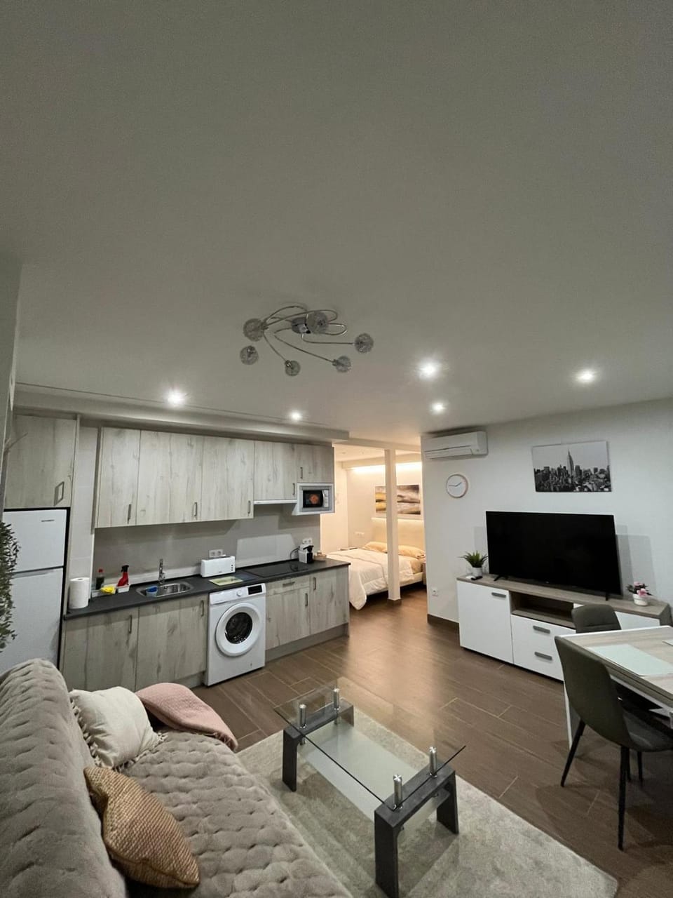Kitchen or kitchenette, Seating area