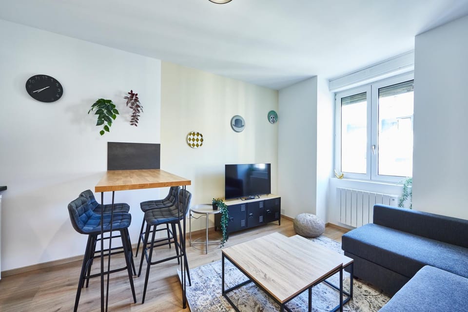 TV and multimedia, Living room, Dining area