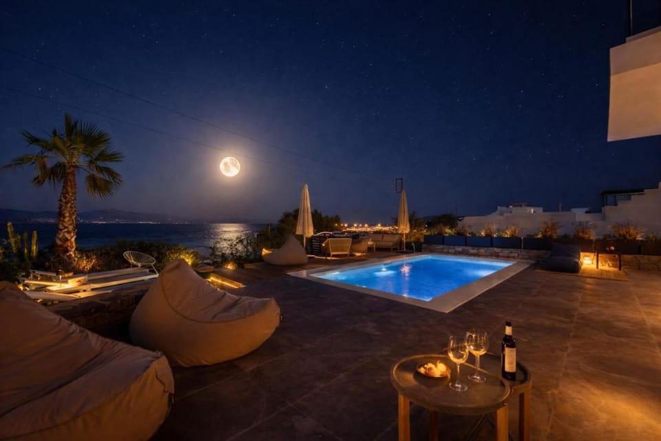 Black Pearl Villa - Sea Front Villa in Paros, Greece