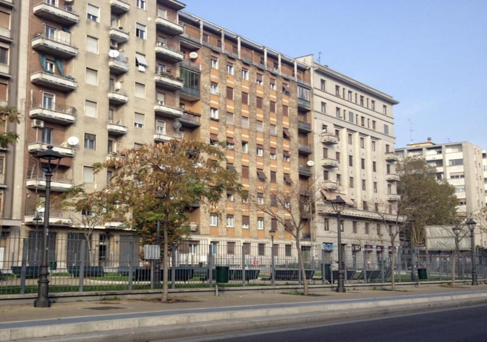 Property building, Day, Neighbourhood, Street view, Location