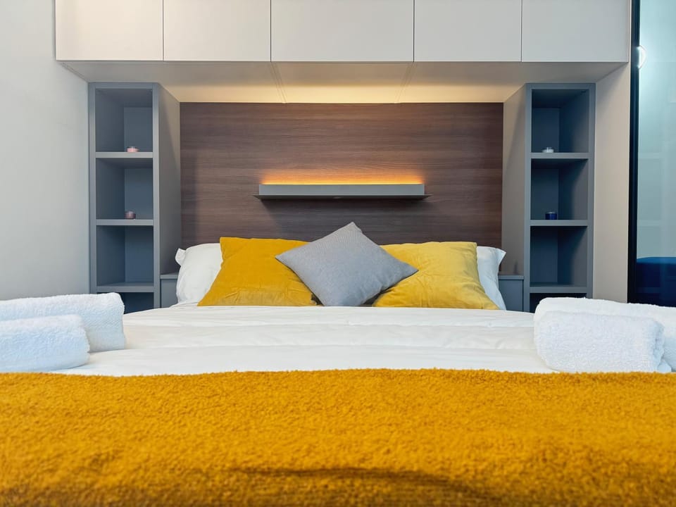 Bed, Bedroom