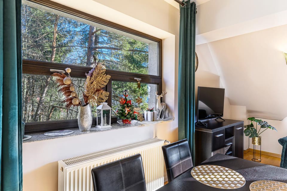 TV and multimedia, View (from property/room), Dining area, Mountain view, heating