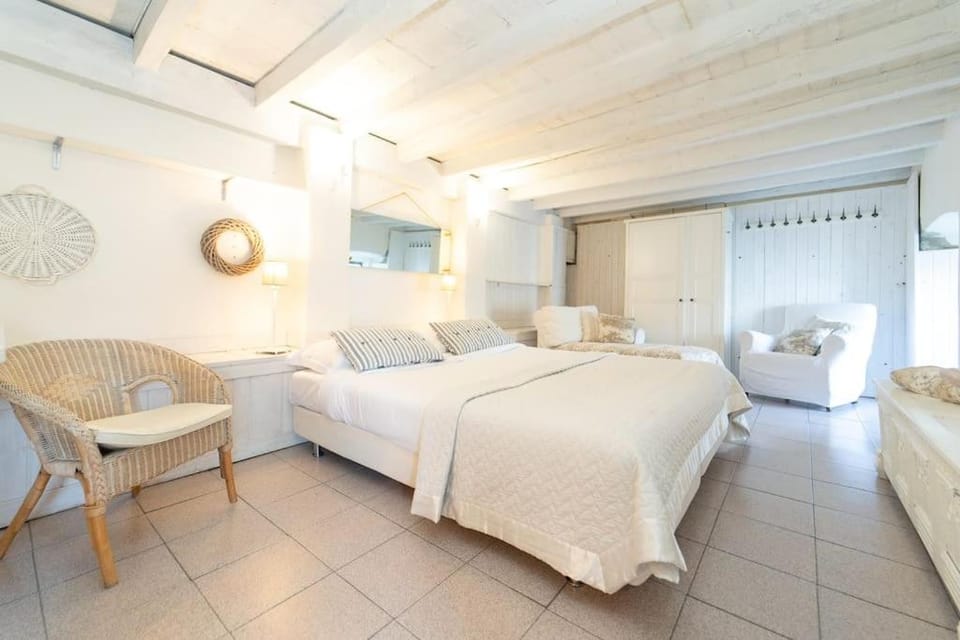 Storica Villa sul Lago di Como con darsena privata Apartment in Canton of Ticino