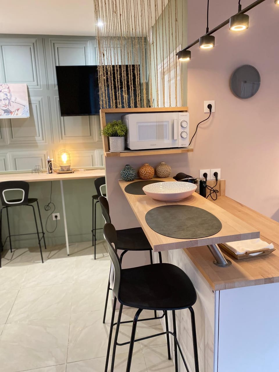 Kitchen or kitchenette, Dining area, pet friendly
