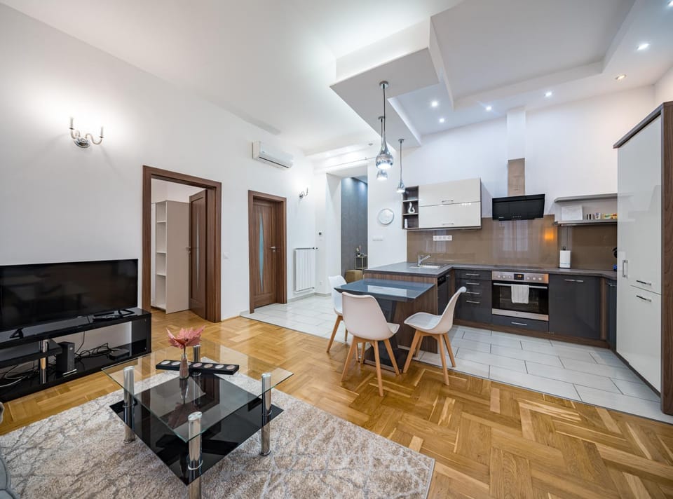 TV and multimedia, Living room, oven