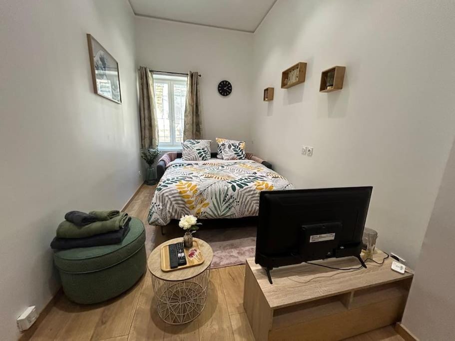 Studio confortable très proche du Centre de Nîmes Apartment in Nimes