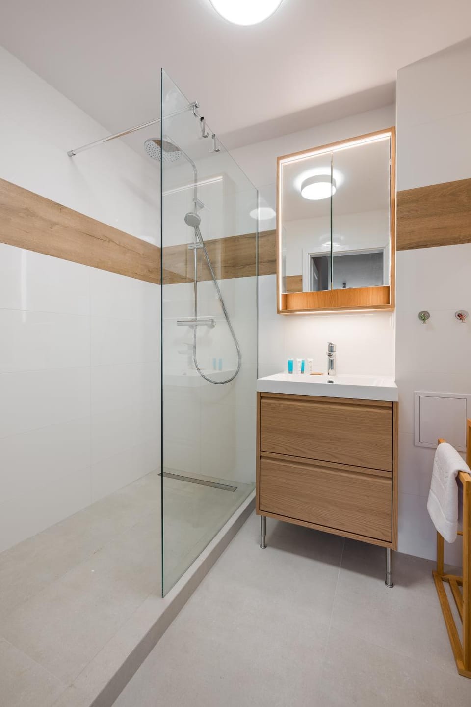 Shower, Bathroom, towels