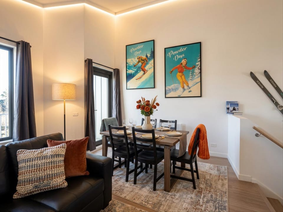 Living room, Seating area, Dining area