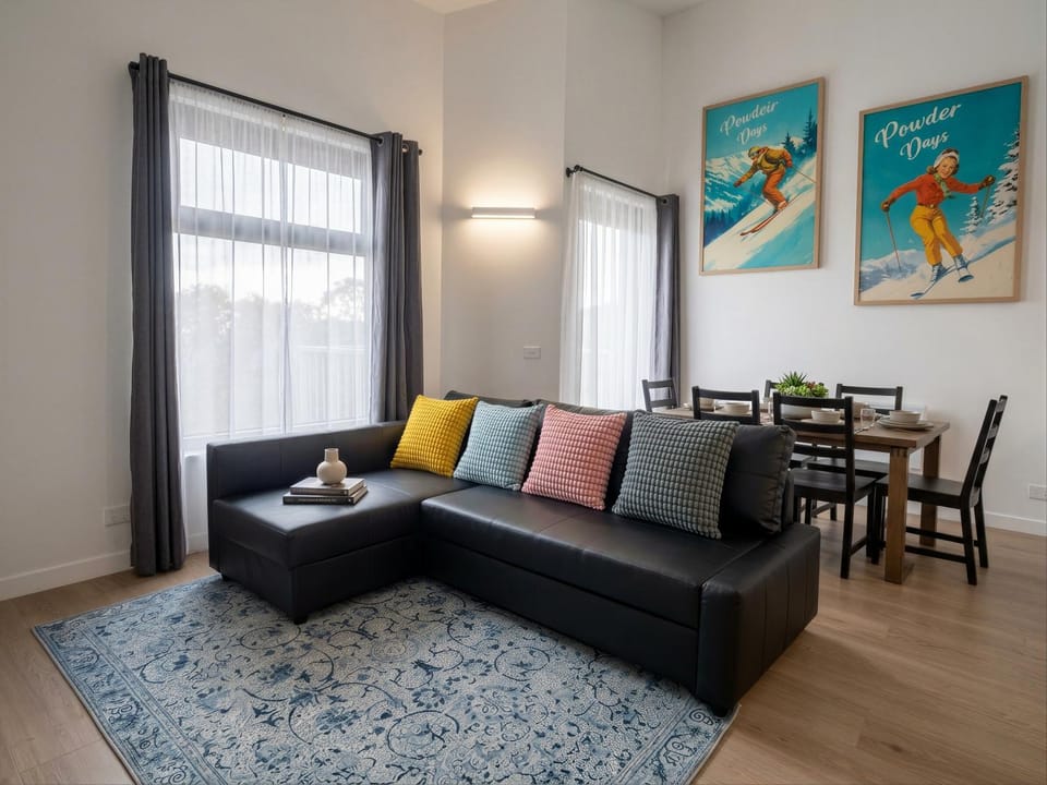 Living room, Seating area, Dining area