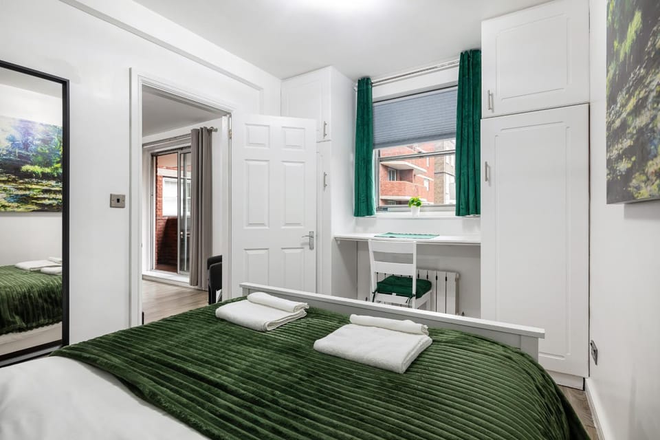 Bed, Bedroom, wardrobe