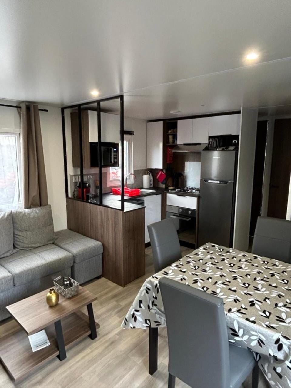 Kitchen or kitchenette, Living room, Dining area