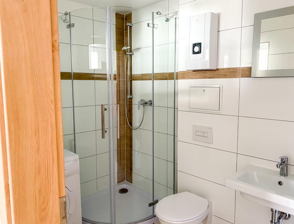 Shower, Toilet, Bathroom, washing machine