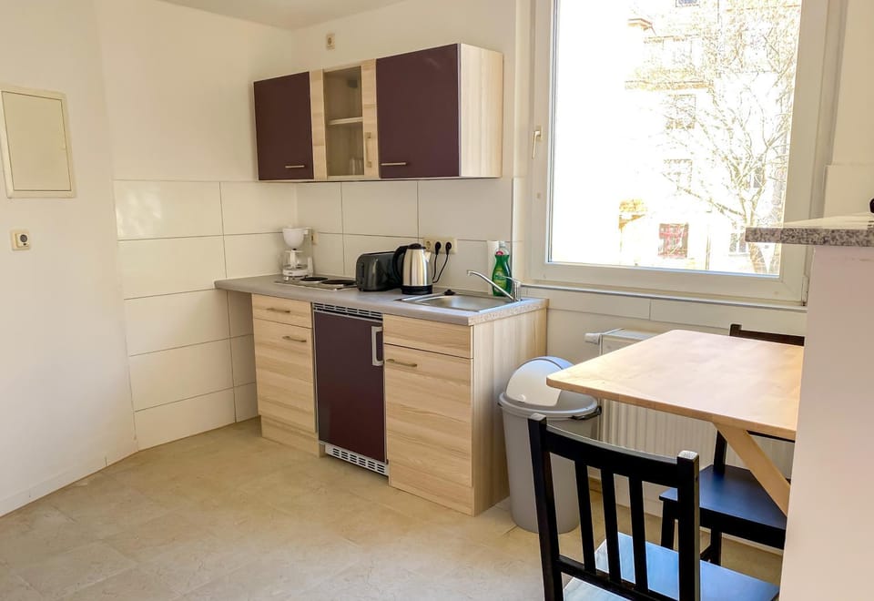 Coffee/tea facilities, Kitchen or kitchenette, Dining area, pet friendly, stove, toaster