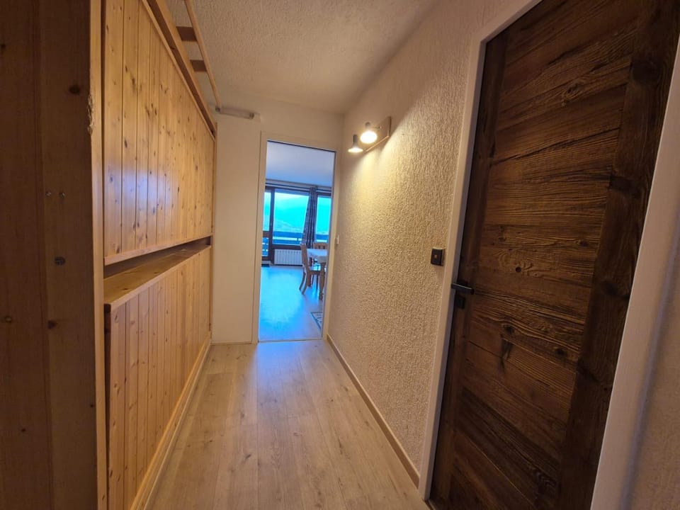 SLA 107 - Apt lumineux 4pers vue lac Tignes Apartment in Tignes