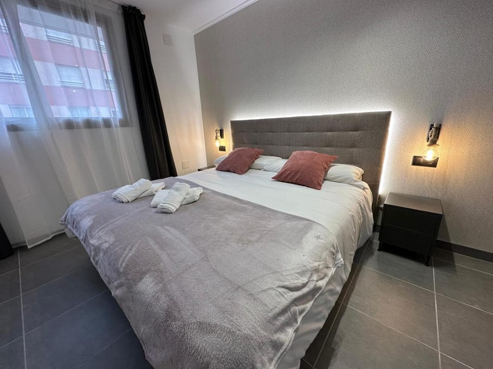 Bed, Bedroom