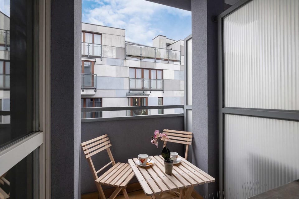 Patio, Day, Balcony/Terrace