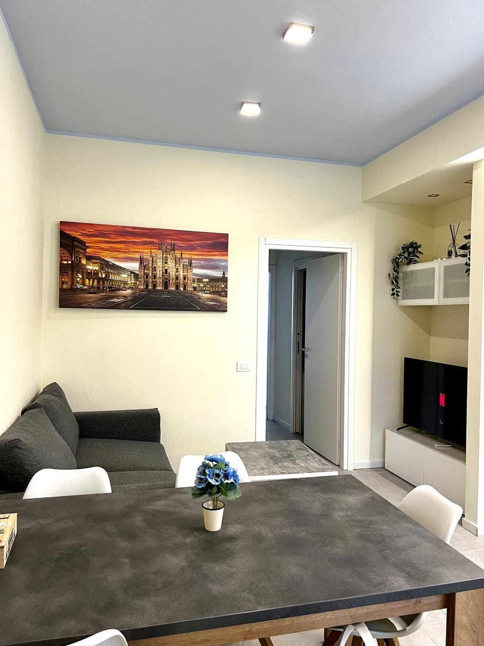 moderno bilocale vicino navigli e Bocconi Apartment in Milan