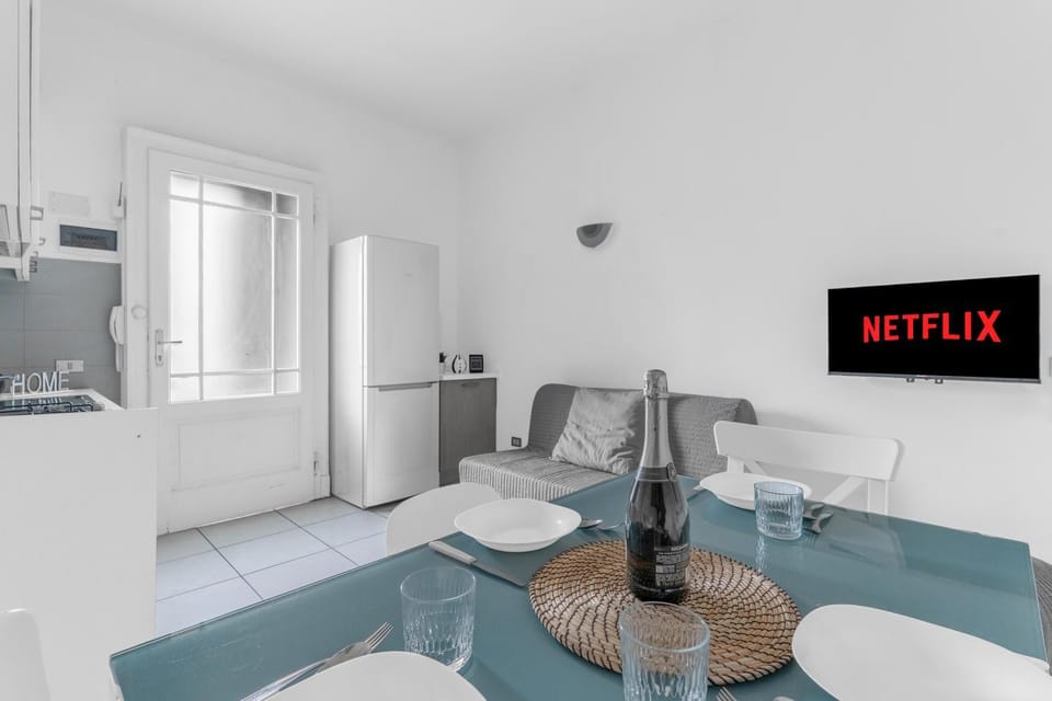 Bed, TV and multimedia, Kitchen or kitchenette, Living room, Dining area