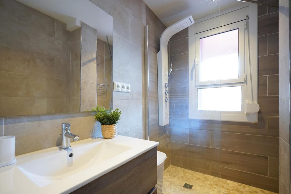 Shower, Bathroom