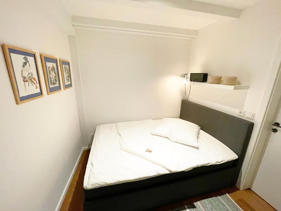 Bedroom, soundproof