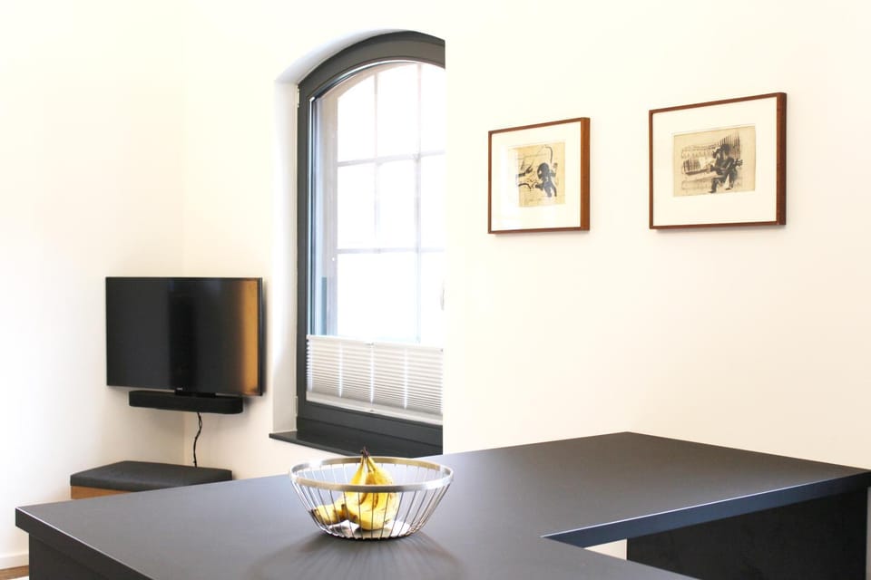 TV and multimedia, Living room, Seating area, Dining area, kitchen