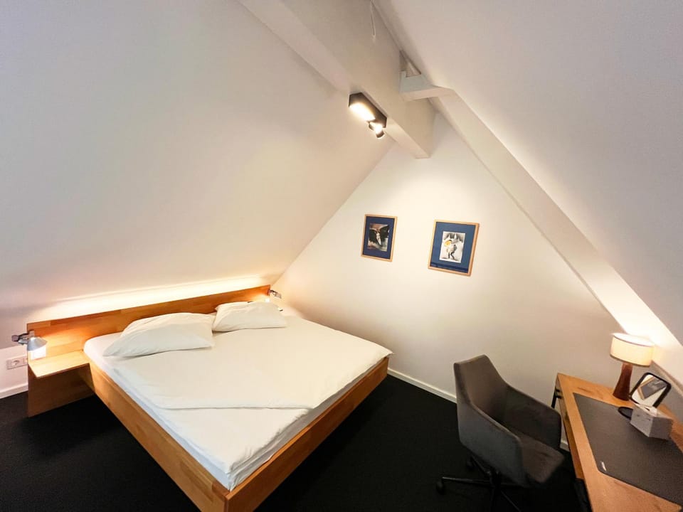 Bedroom, soundproof
