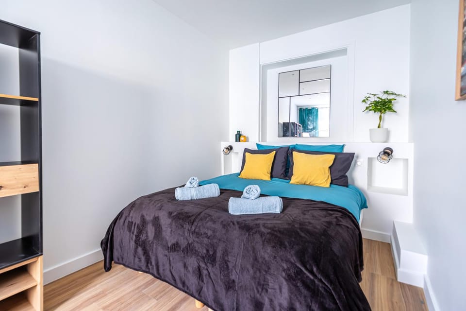 Bed, Photo of the whole room