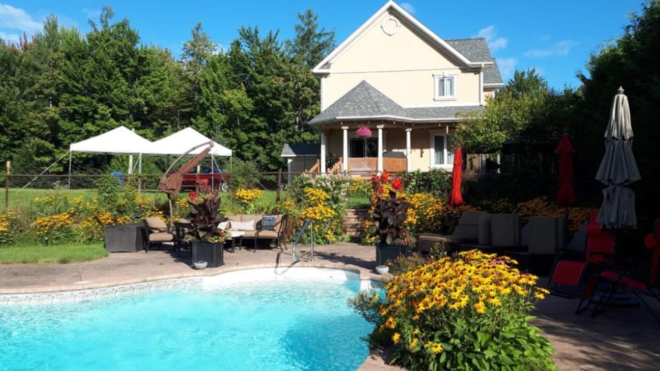 Maison aux Mésanges House in Quebec