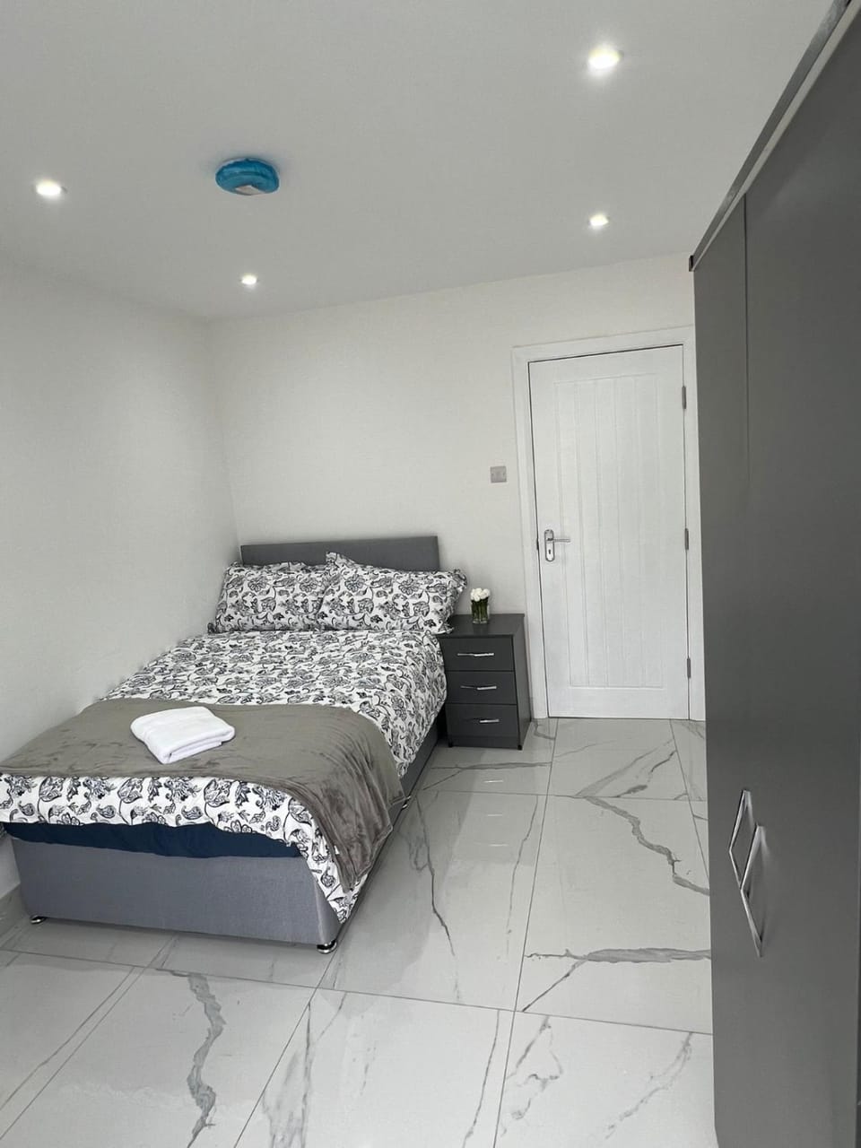 93 New Road Vacation rental in London Borough of Hounslow