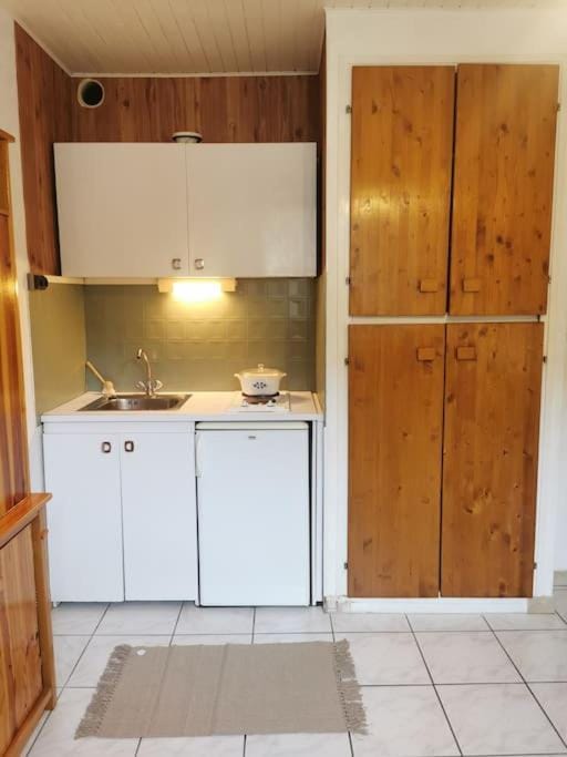 Kitchen or kitchenette, wardrobe