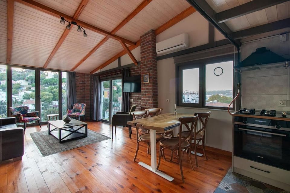 Kuzguncuk Retreat W Stunning Views and Local Charm Apartment in Istanbul
