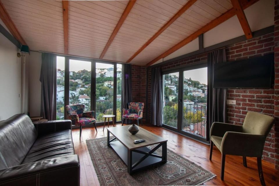 Kuzguncuk Retreat W Stunning Views and Local Charm Apartment in Istanbul