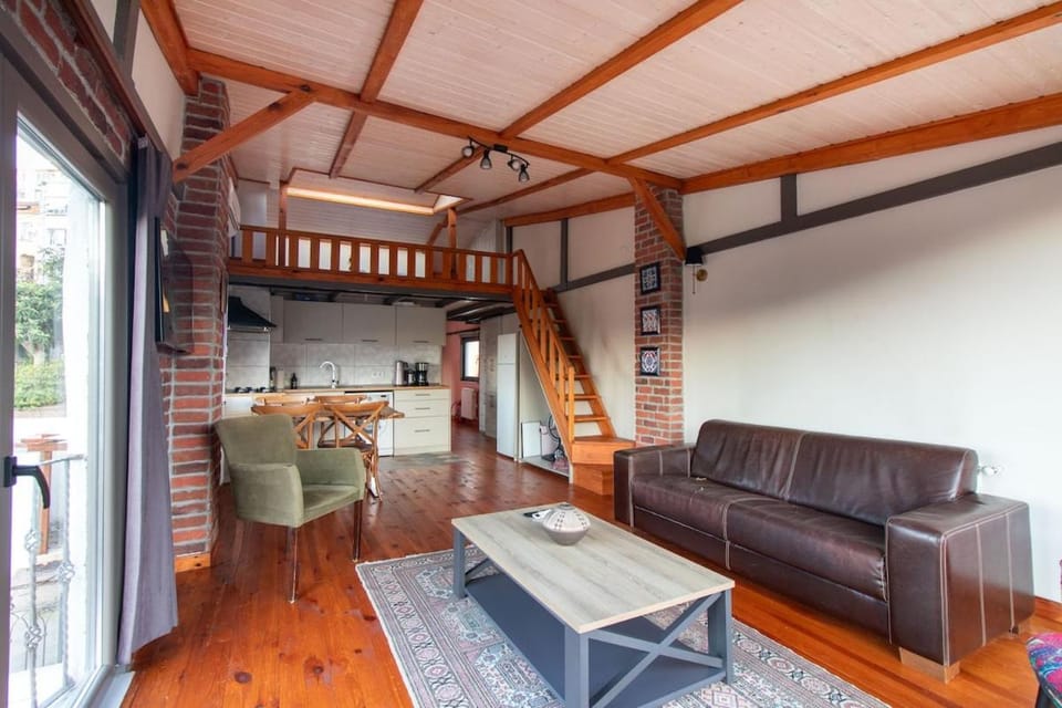 Kuzguncuk Retreat W Stunning Views and Local Charm Apartment in Istanbul