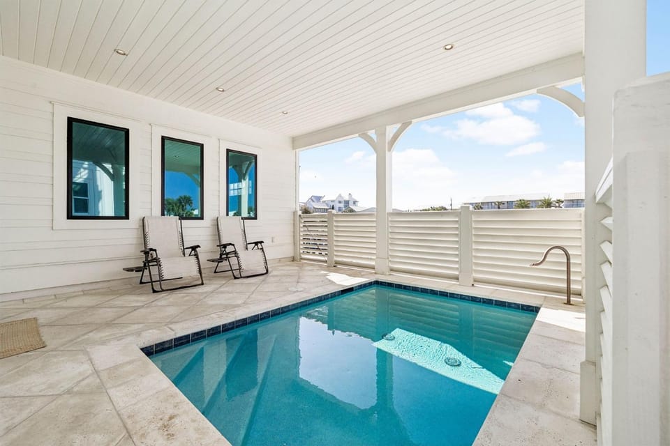 Patio, Seating area, Swimming pool