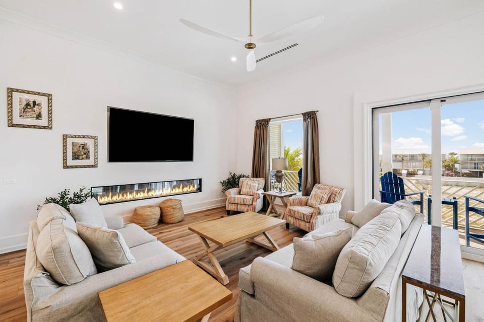 TV and multimedia, Balcony/Terrace, Living room, fireplace