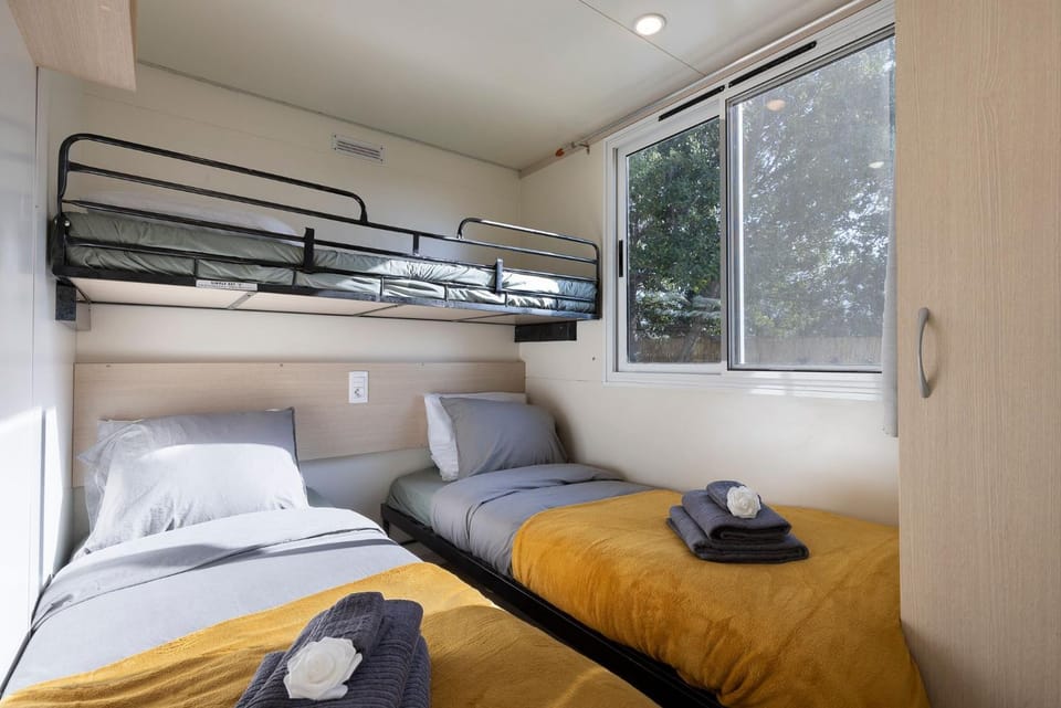 Bed, Bedroom, bunk bed