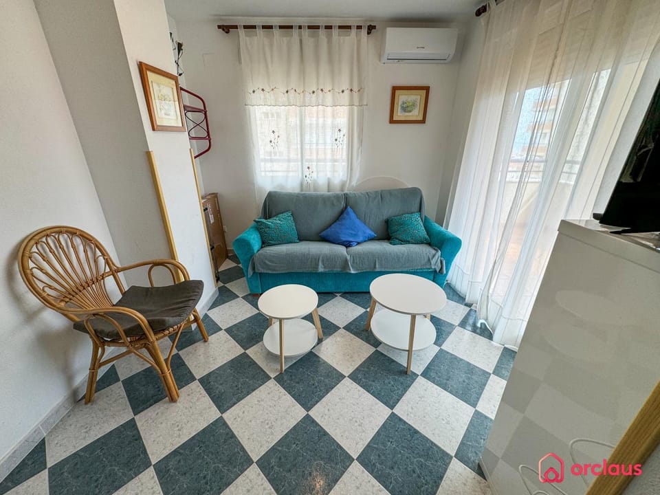 Living room, Seating area, air conditioner