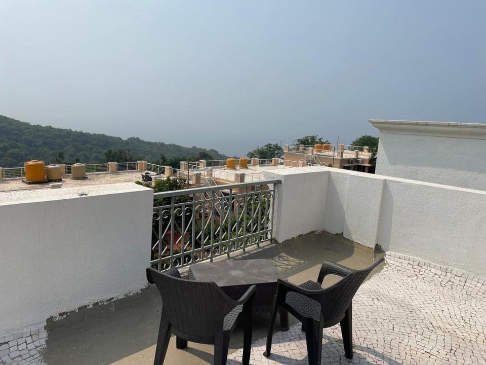 View (from property/room), Balcony/Terrace, Mountain view, Sea view