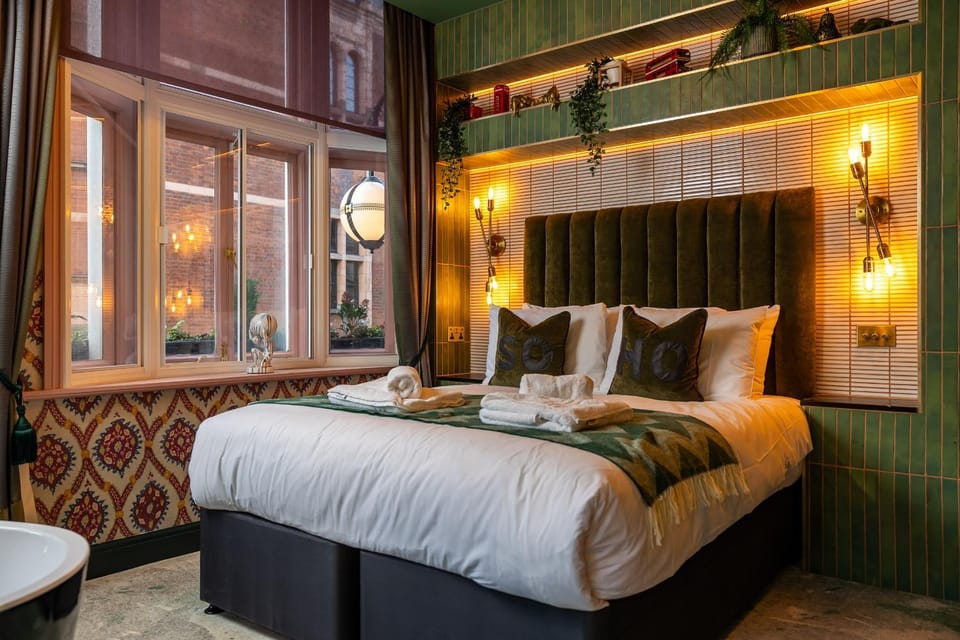 Bed, Photo of the whole room, Bedroom