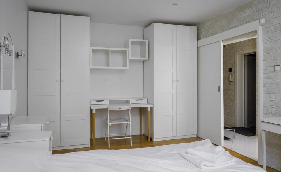 Bedroom, wardrobe