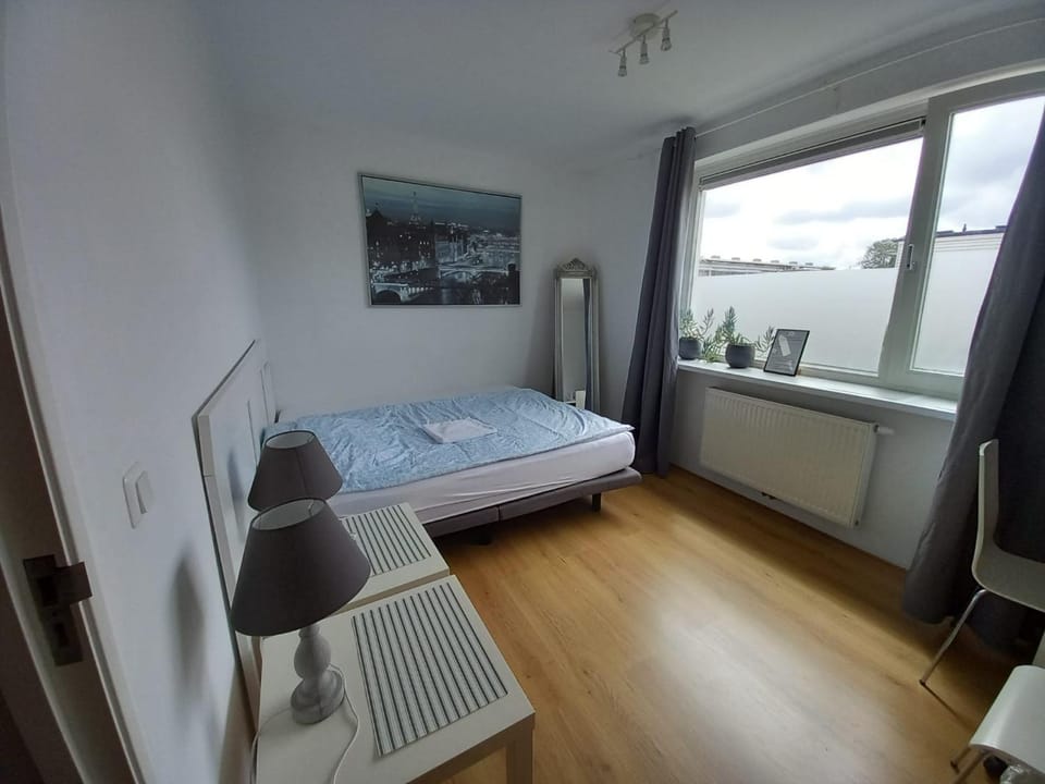 private rooms, free parking, luxury city villa close to the center Bed and Breakfast in Wassenaar